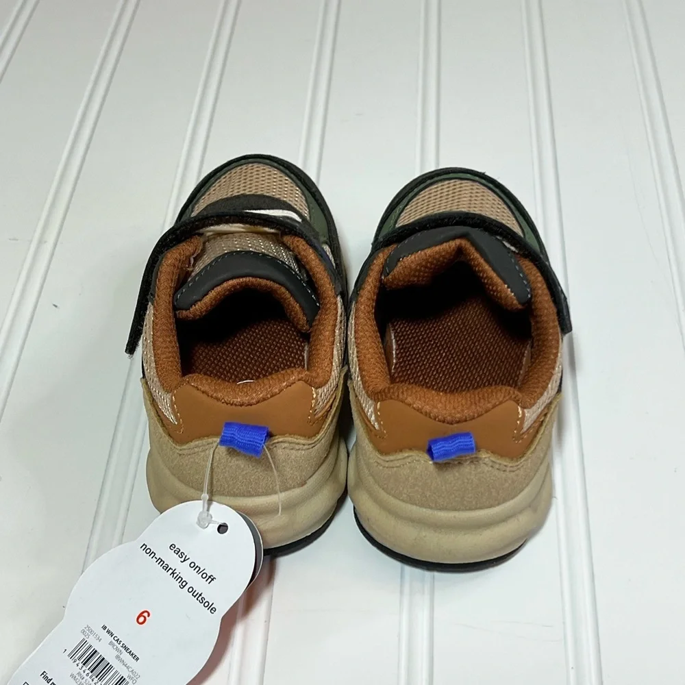 Wonder Nation Size 6 Brown and Green Kids Sneakers NWT